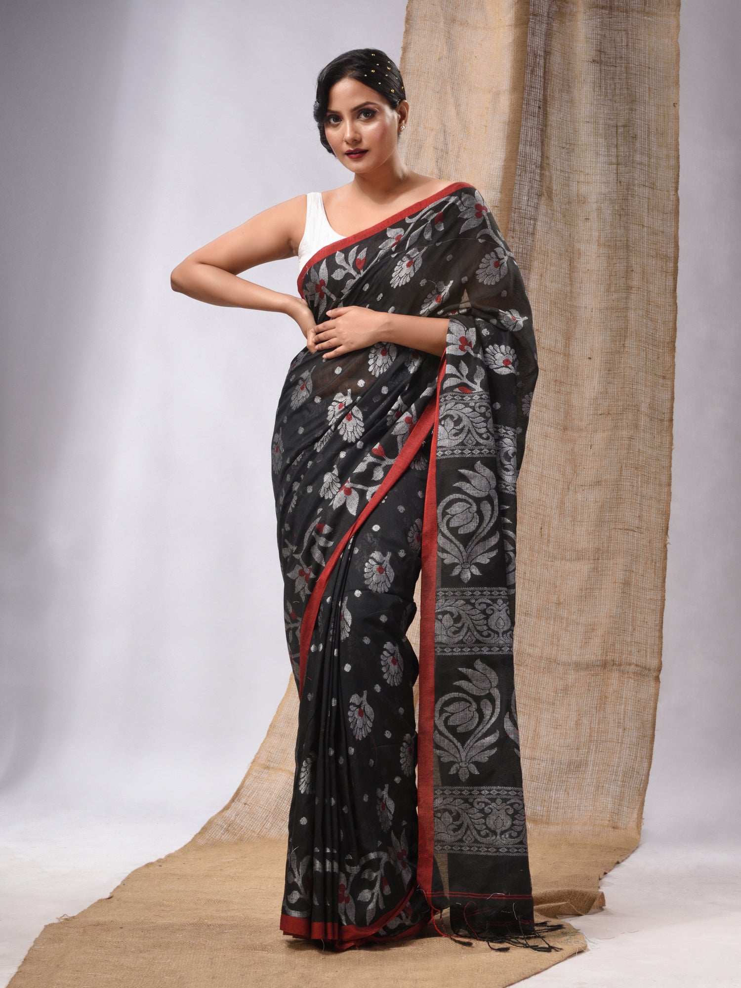 Buy RAJESHWAR FASHION WITH RF Women's Floral Printed Georgette Saree For  Girls With Unstitched Blouse Piece (Rashmika Black Saree) at Amazon.in