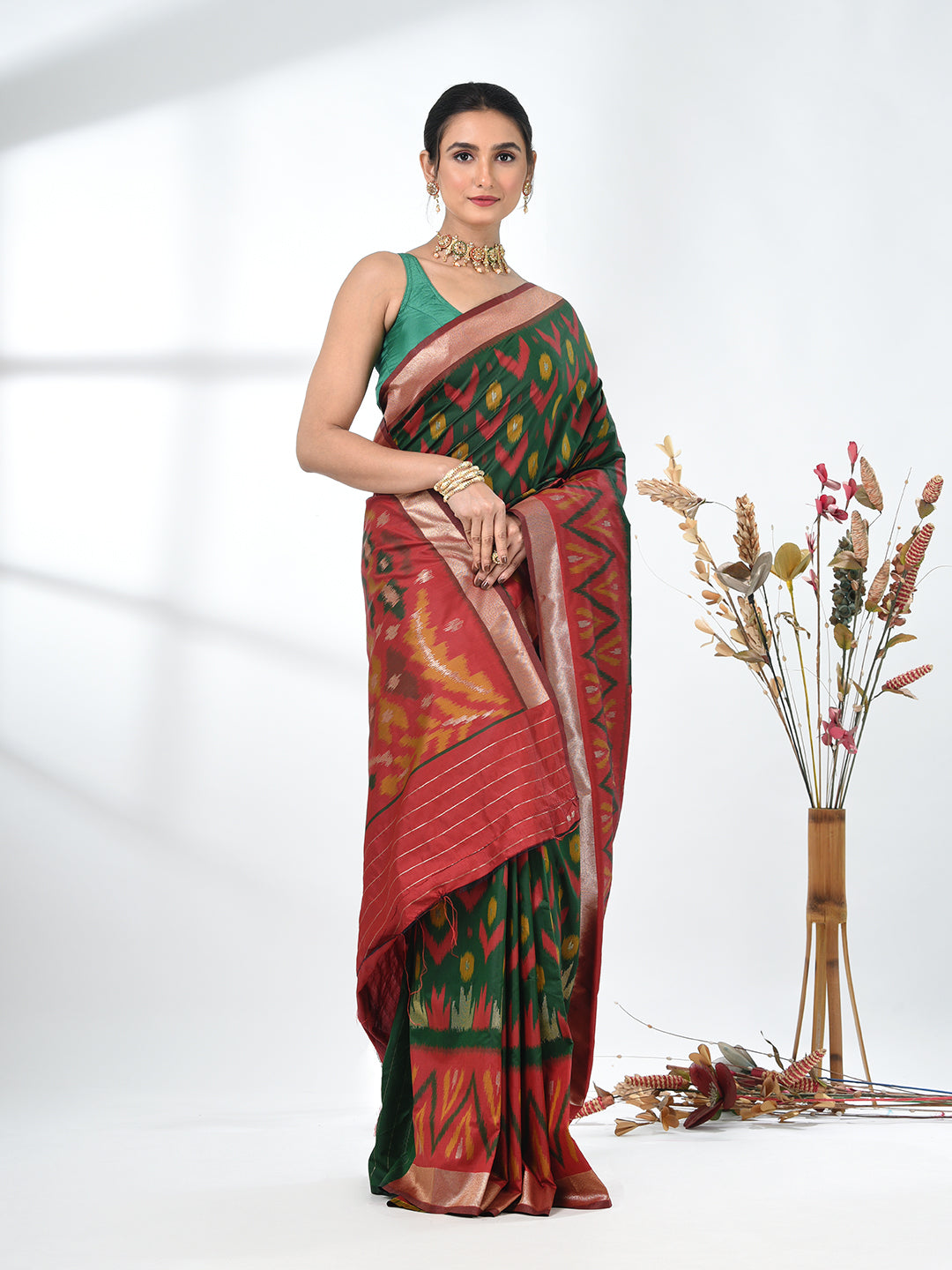 Pochampally Pattern Exquisite Green Pochampally Silk Saree with Vibrant Ikat Pattern ...