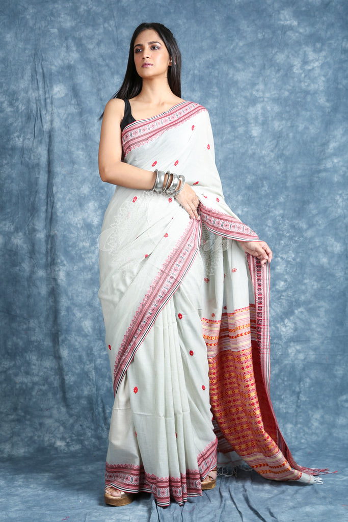 Offwhite Handloom Saree With Weaving Pallu freeshipping - Charukriti