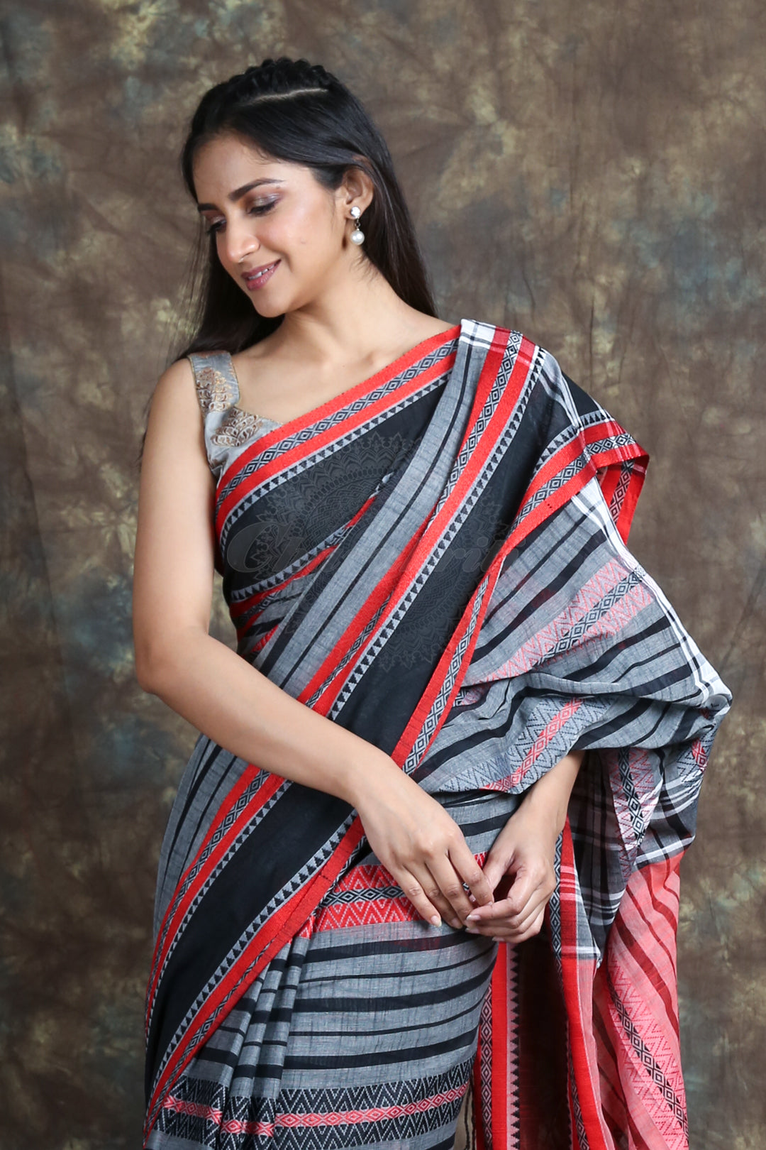 Grey Handloom Kimkhab Pure Katan Silk Banarasi Saree With Pink Selvedge  Border By WeaverStory 26DEC2021, Banarasi All, Banarasi S… | Banarasi sarees,  Fashion, Saree