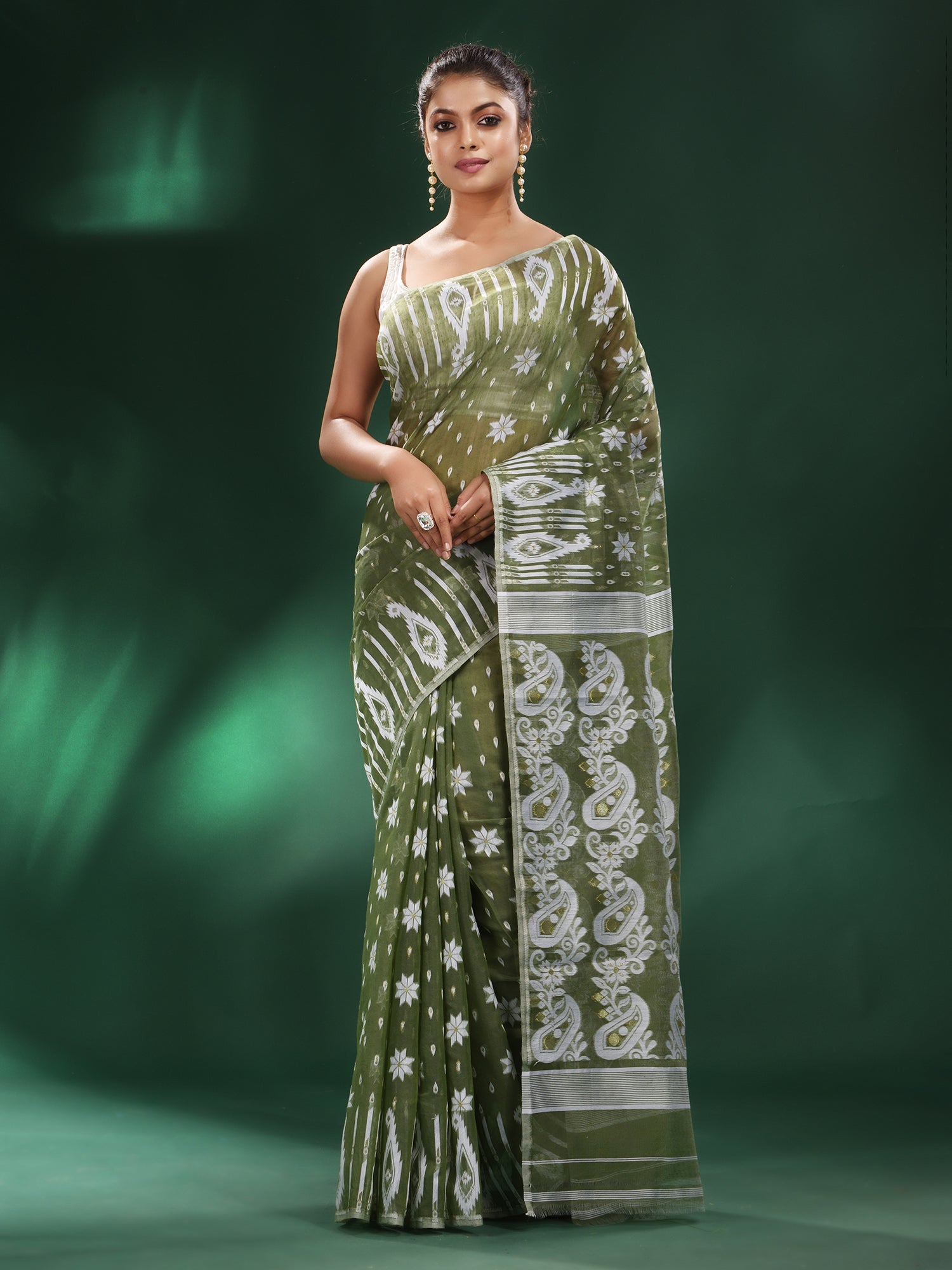 Olive Green Dhakai Jamdani Light Weight Cotton Silk Saree Without Blouse -  Loomfolks